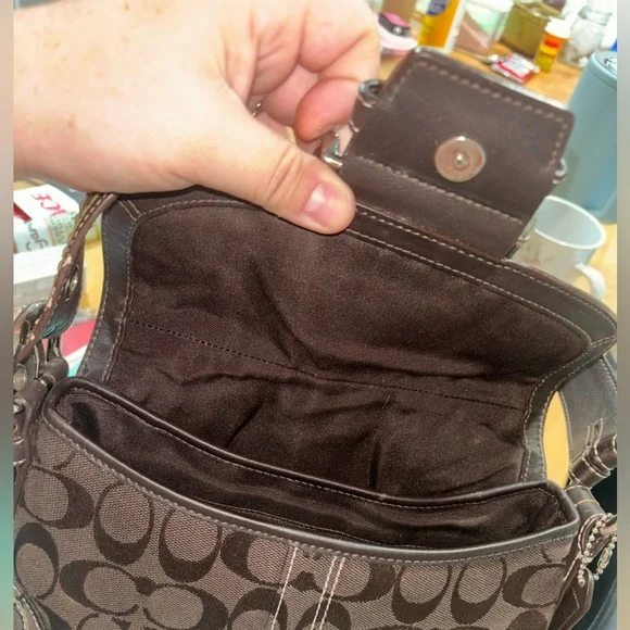 Brown vintage Coach shoulder bag - Picture 3 of 4